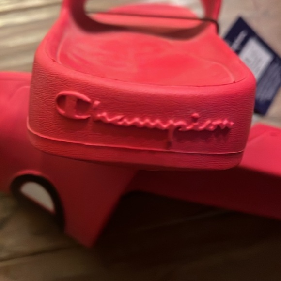 Champion Men’s The Takeover Red Slides Size 14 - Picture 6 of 6